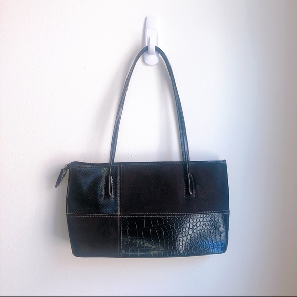 Vintage Handbags - Vintage black shoulder bag 🐝
